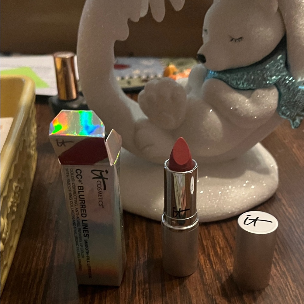 IT Cosmetics CC+ Blurred Lines Lipstick - Rich Red